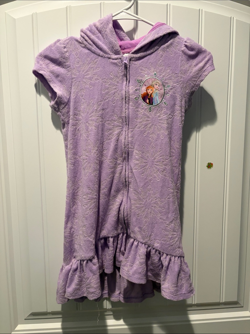 Girls Lavender Hooded Frozen Zip Towel
